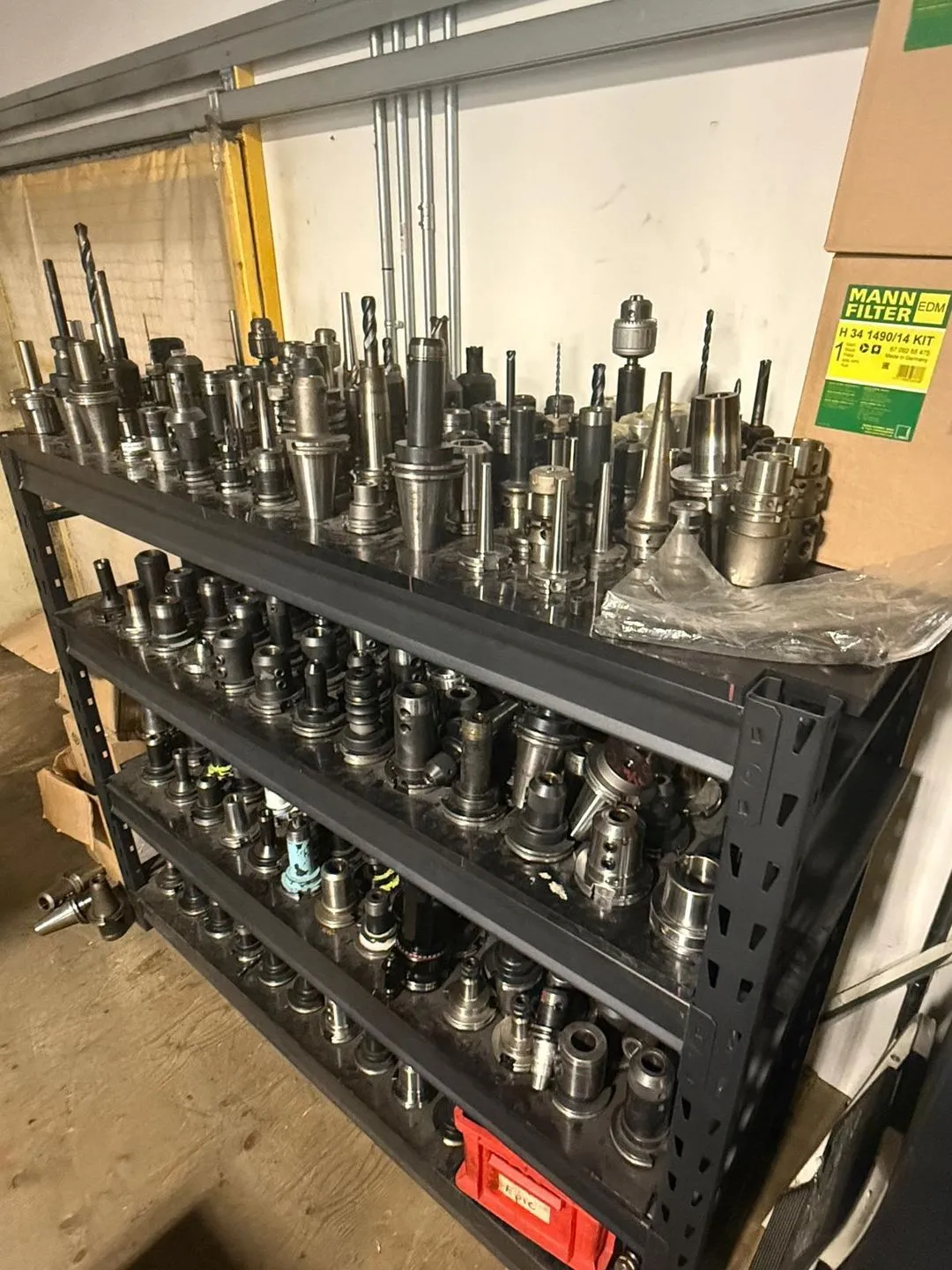 150PC CNC TOOLING LOT: CAT40/50, BT40/50, HSK63, COLLET, END MILL, SHRINK-FIT, BORING HEADS