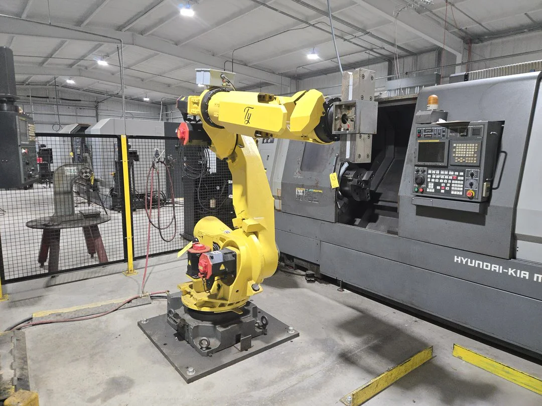 2012 Fanuc Robot R-2000i6 210FS Robotic Arm System w/ Camera System, Pallet Supports, Controllers,