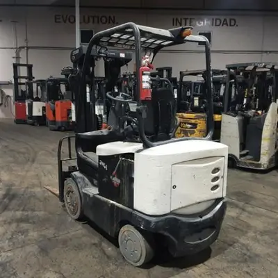 USED 2016 CROWN FC5215-50
