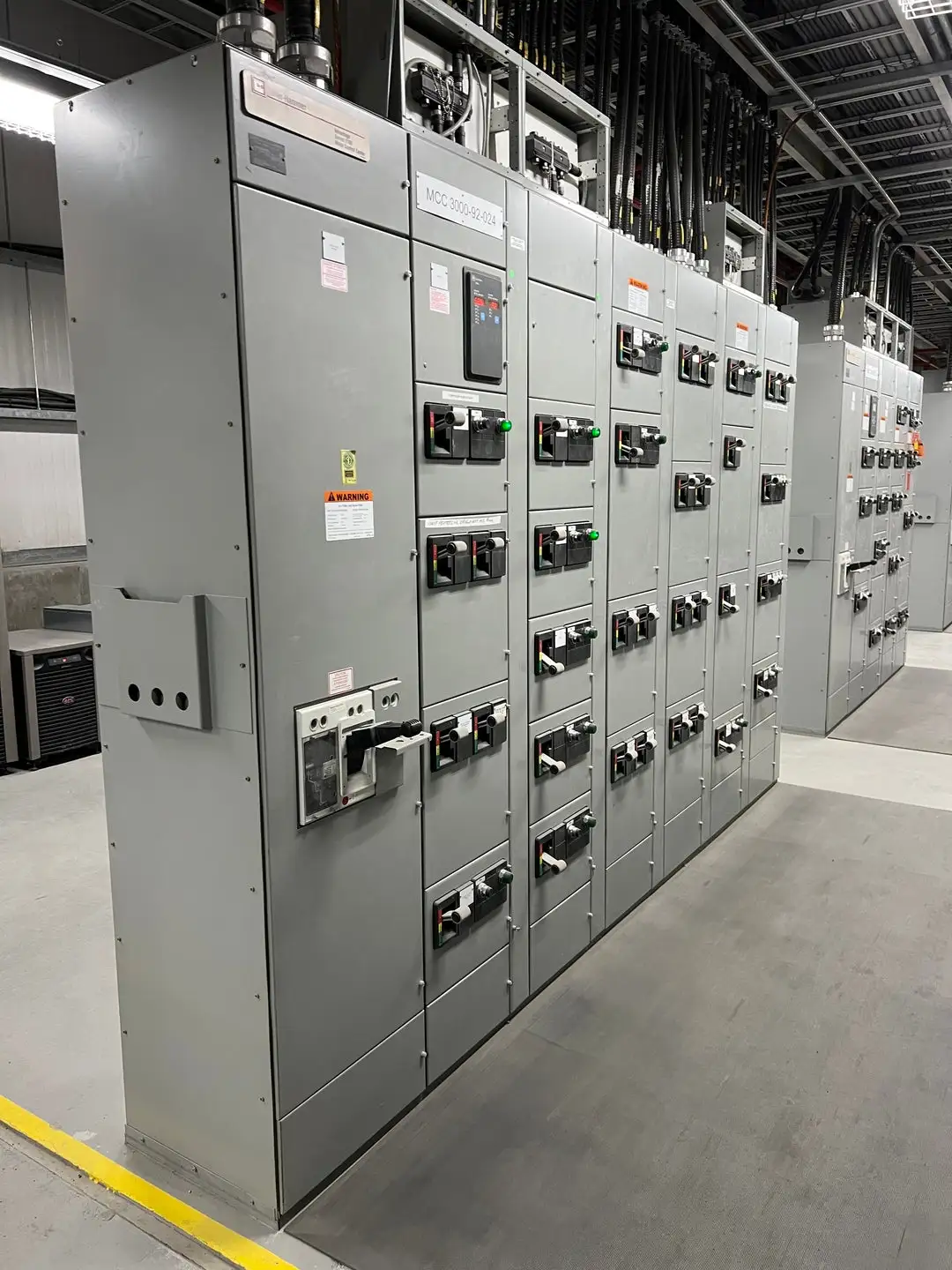 Advantage 2100 MCC, 600V, 3-Ph, 1200A, 7 Sections