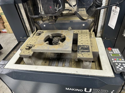 USED 2013 MAKINO U32J