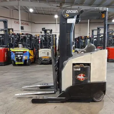 USED 2019 CROWN RR5725-45