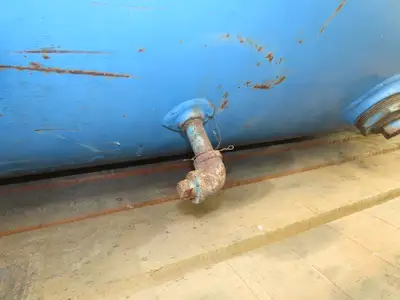 Manchester Vertical Compressed Air Receiver Tank 200 Gallon 200 PSI 30"x 81"