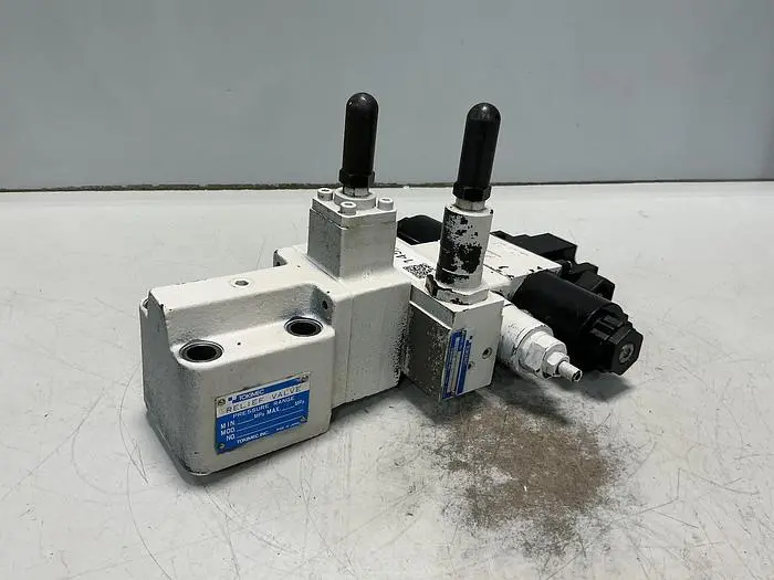 USED TOKIMEC DG4VS-3-0C-M-P7-H-7-P12-52