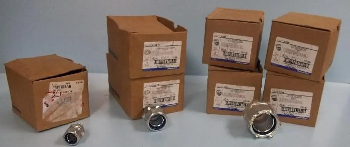 QTY. 1. LOT. THOMAS @ BETTS LIQUID TITE FLEXABLE M...