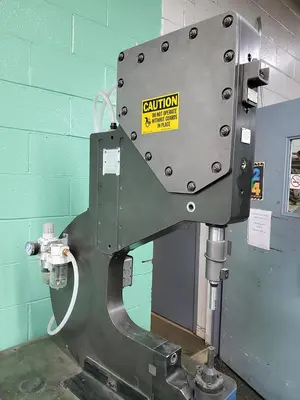 USED BTM TOG-L-LOC CLINCHING MACHINE 47559