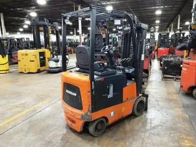 USED 2019 DOOSAN BC15S-5