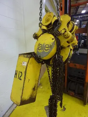 USED YALE HOISTS D-190402