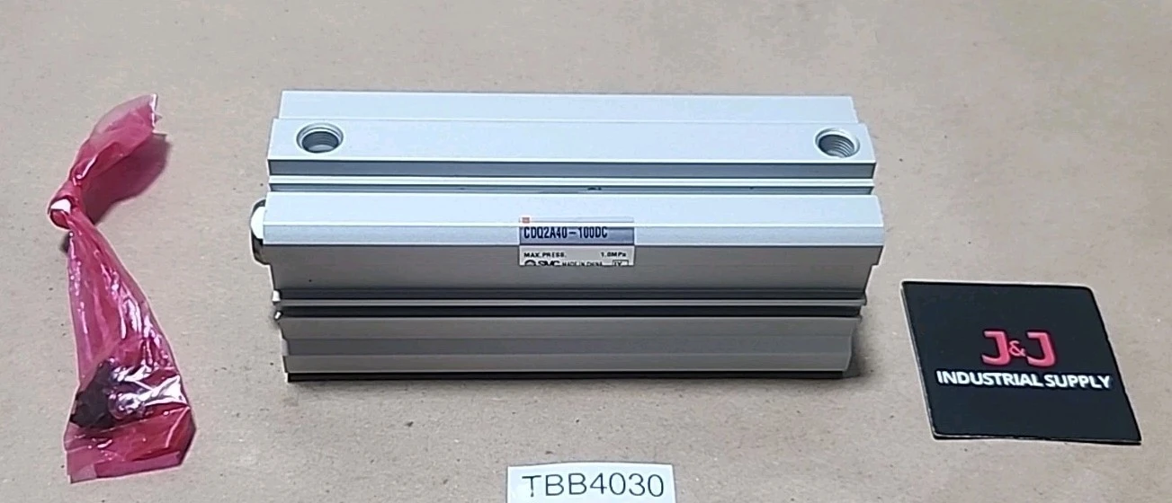NEW SMC CDQ2A40-100DC