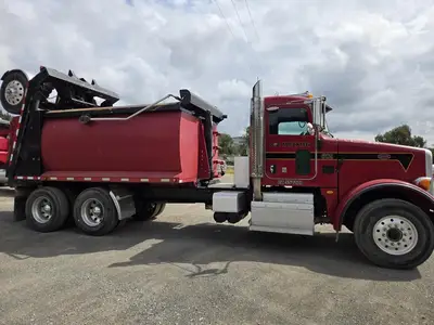 USED 2014 PETERBILT 365