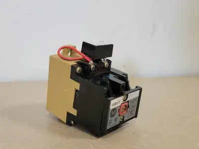USED ALLEN-BRADLEY 700-P200A1
