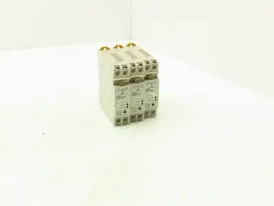 Omron S8VS-03005 Power Supply Switch Mode 100-240VAC Input 5VDC Output Lot of 3