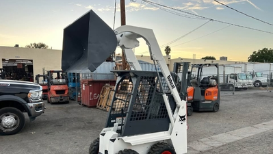 USED 2000 Bobcat 443