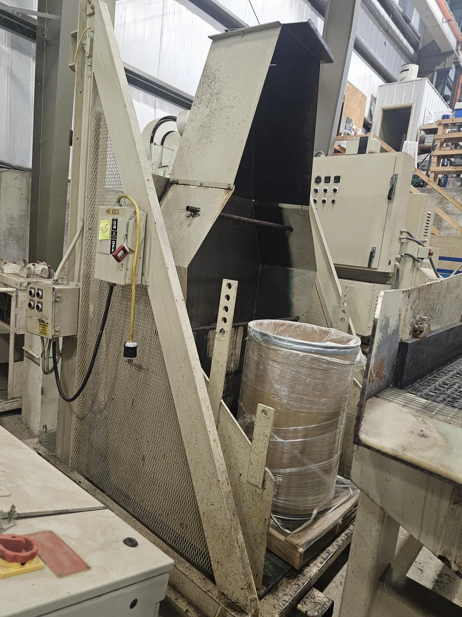 USED CLM VIBETECH Container Elevator