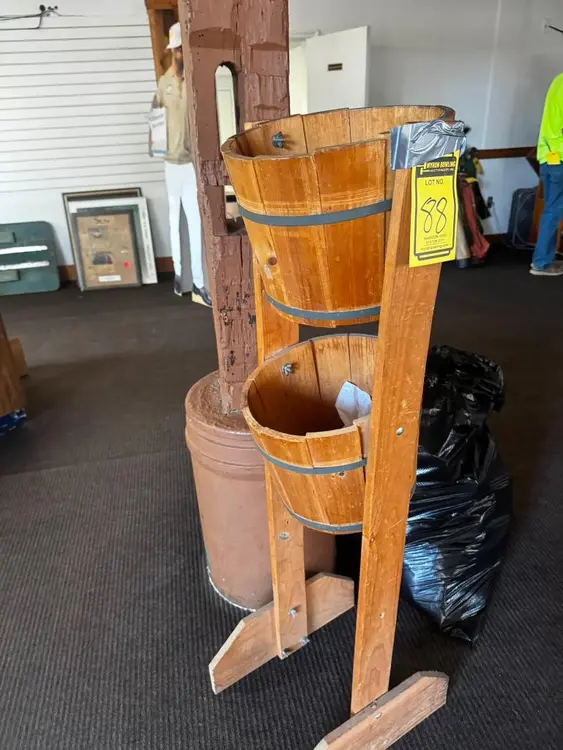 Used _UNKNOWN_ _UNKNOWN_ Miscellaneous Woodworking Equipment Ohio US | Myron Bowling Auctioneers Inc #1574218