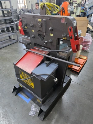 Used 1900 EDWARDS JAWS IV Ironworkers Illinois US | Revelation Machinery #1394753
