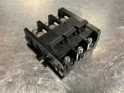 30 Amp FUSE HOLDER SWITCH BLOCK