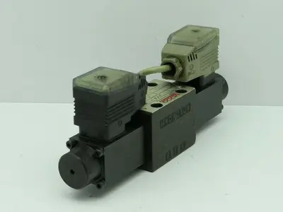 Moog HPN 676775 WE43P06C06PC0BN Directional Control Valve 24V