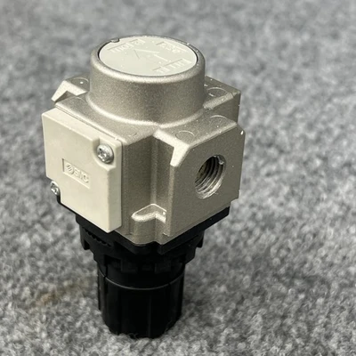 Used SMC AR25-N02H-Z Air Pressure Regulators California US | Davliegogo LLC #1705357