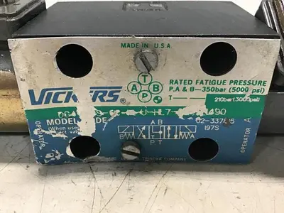 USED VICKERS DG4V-3S-6C-M-U-HL7-60-EN490