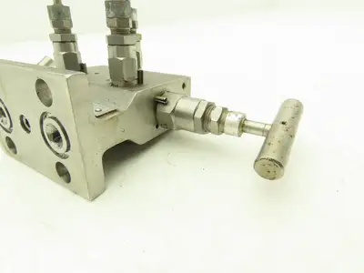 Century Valve CM1051F49CDG 5 Valve Differential Pressure Manifold 1/2" NPT SST
