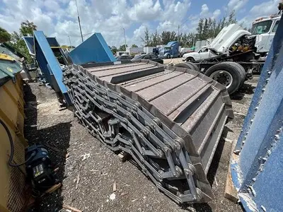 Hustler Steel Belt Feed Conveyor
