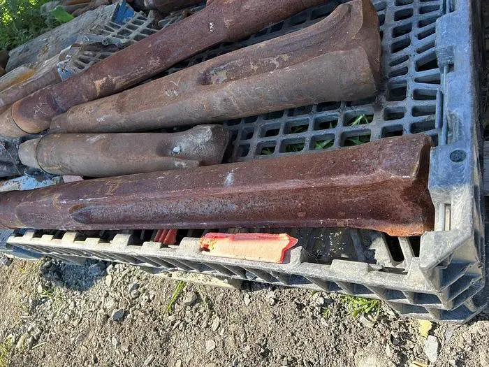 Used AFTERMARKET 46" L X  5-3/4" D STEEL CHISEL DRILL FOR CABLE TOOL Drills Pennsylvania US | East West Machinery & Drilling #1417301