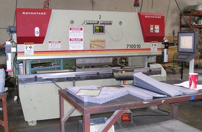 METAL TECH CONTROLS Laser Sentry Press Brake Guarding Systems | Punch Press and Shear (2)