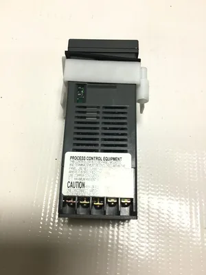 USED OMEGA ENGINEERING CN3271-R1-R2