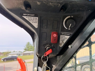 Used 2015 JOHN DEERE 326E WITH 1,162 HOURS Skid Steer Loaders Michigan US | Miedema Asset Management Group #1424758
