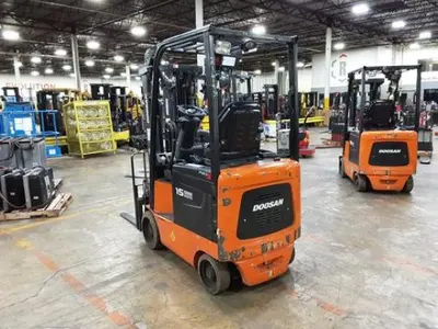 USED 2019 DOOSAN BC15S-5