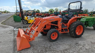 USED 2013 KUBOTA L3560