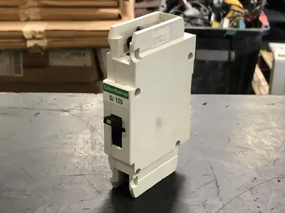 NEW CUTLER-HAMMER GI1060