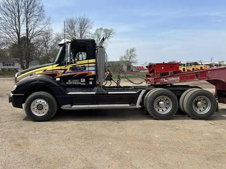 Used 2001 FREIGHT LINE COLUMBIA 120 Conventional trucks Virginia US | GF Equip Sales #1144662