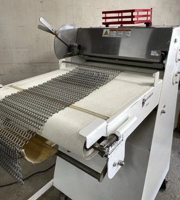 182-0133 Bloemhof 860L Dough Sheeter and Moulder