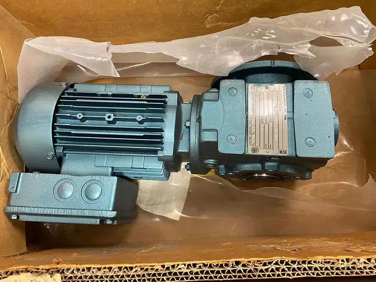 New | in-Stock SEW-EURODRIVE SAF4/DT80N4 Gearmotors | Surplus Asset Holdings #1226820