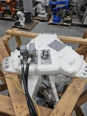 USED 2013 FANUC M-2IA/3S
