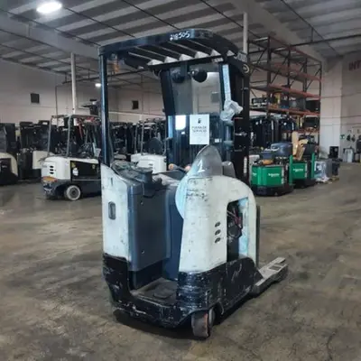 USED 2016 CROWN RR5725-45