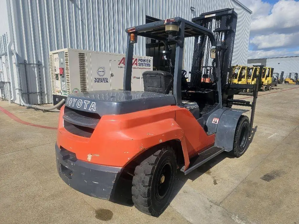 Used 2018 TOYOTA 8FD70U Misc Forklifts Illinois US | Somerset Equipment Sales #1543005