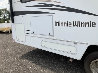 Used 2017 WINNEBAGO MINI WINNIE Campers, Caravans, Motorhomes Michigan US | Miedema Asset Management Group #1423583