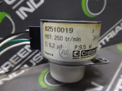 Crouzet 82510019 Miniature Motor 24VDC 250 RPM Used