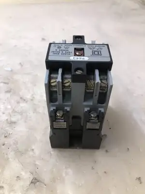 Square D Type X0 40 Series A 9-12 Pole Industrial Control Relay 20A 600VAC