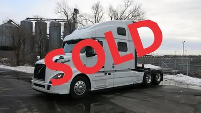 Sleeper Truck Tractor