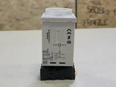 USED OMRON H3CR-H8L