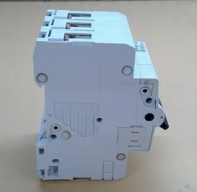 Klockner Moeller FAZN C25 -3 3 Pole Circuit Breaker 4D