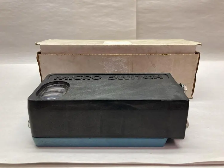 Used MICRO SWITCH FE-MLS 8C Industrial Controls | Surplus Asset Holdings #1220203
