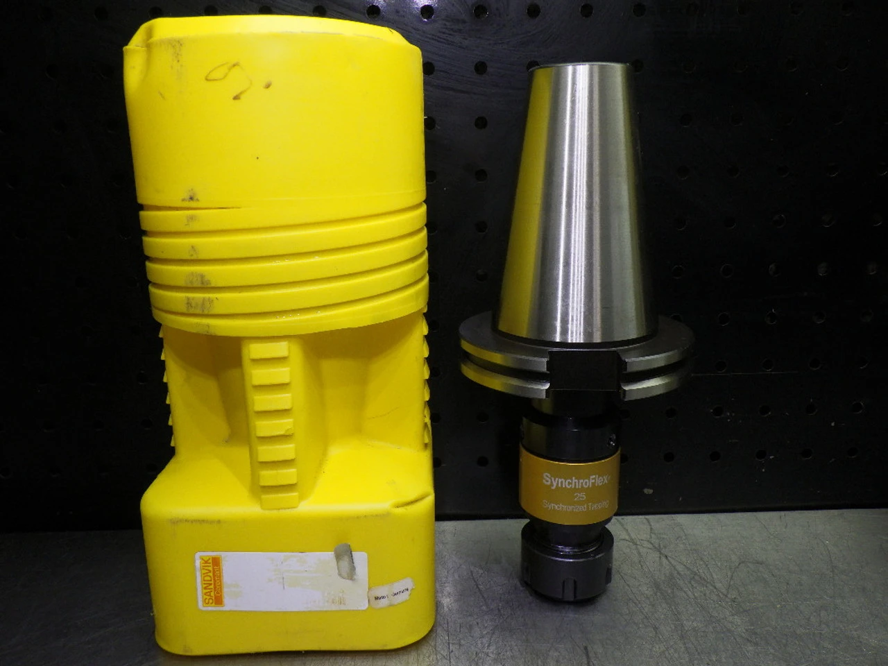 Sandvik CAT50 ER25 Synchroflex Tapping Chuck 120.6mm Pro 970-V50-25-126 (LOC28B)