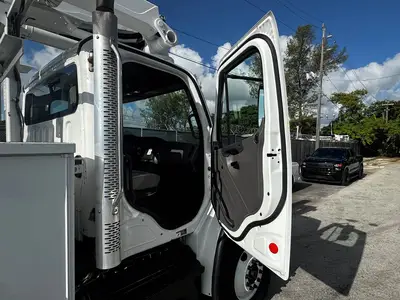 Used 2017 FREIGHTLINER M2 106 Tractors & Trailers Florida US | Truck and Van Outlet #1506267