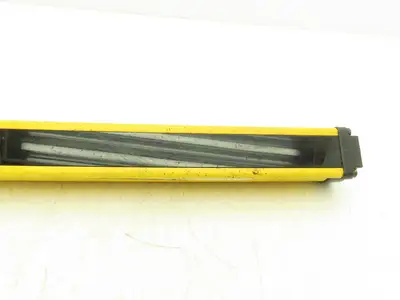 Allen Bradley 440L-T4J0480YD Light Curtain Guardmaster Transmitter Ser A Rev A