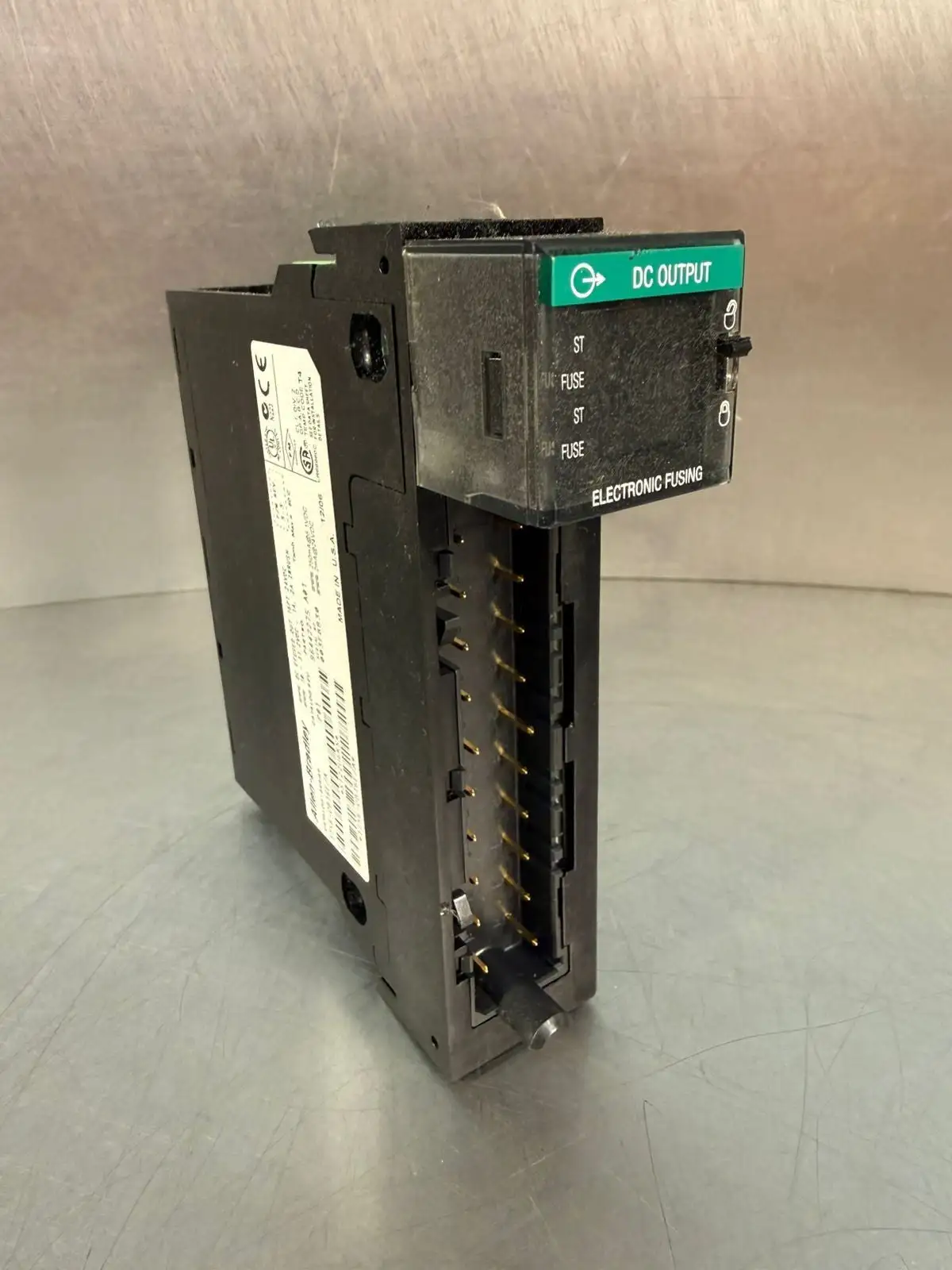 Allen-Bradley 1756-0B16E /A Rev P01 Out 16Pt 96442275 1756-OB16E (7.2.3)